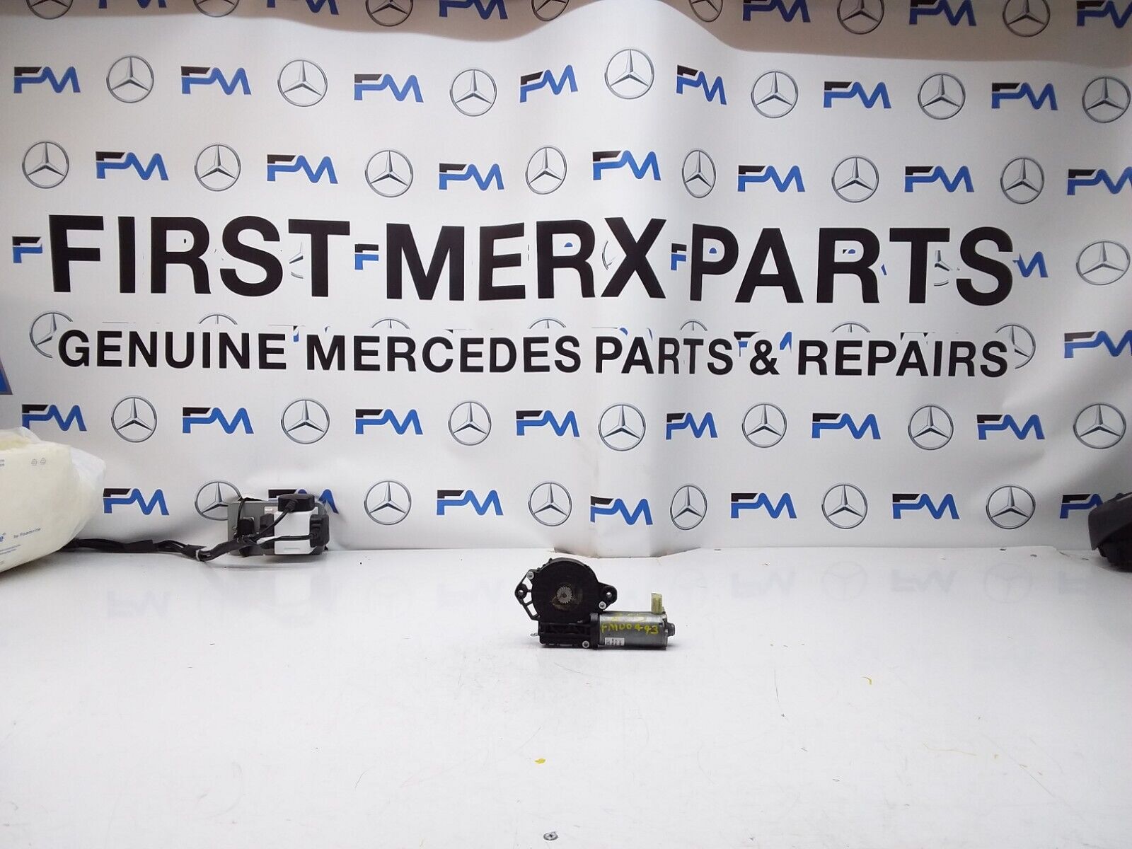 Mercedes C-CLASS W205 2018 Sunroof Motor Regulator 0390200100 FM00443