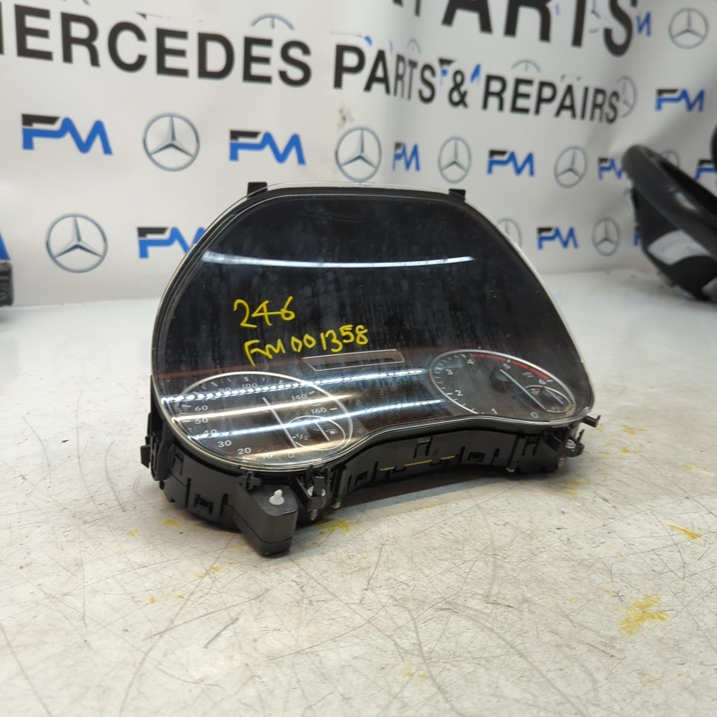 MERCEDES B-CLASS W246 SPEEDOMETER INSTRUMENT CLUSTER BLACK A2469002107 FM001358