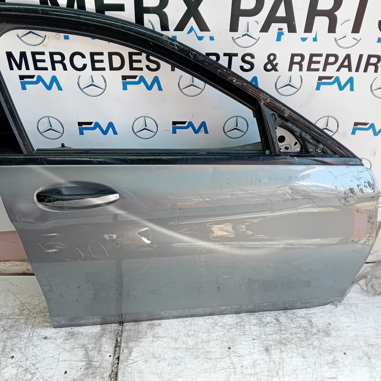 MERCEDES C-CLASS W205 DRIVER FRONT DOOR OSF SILVER 2014 ON COMPLETE FMD293