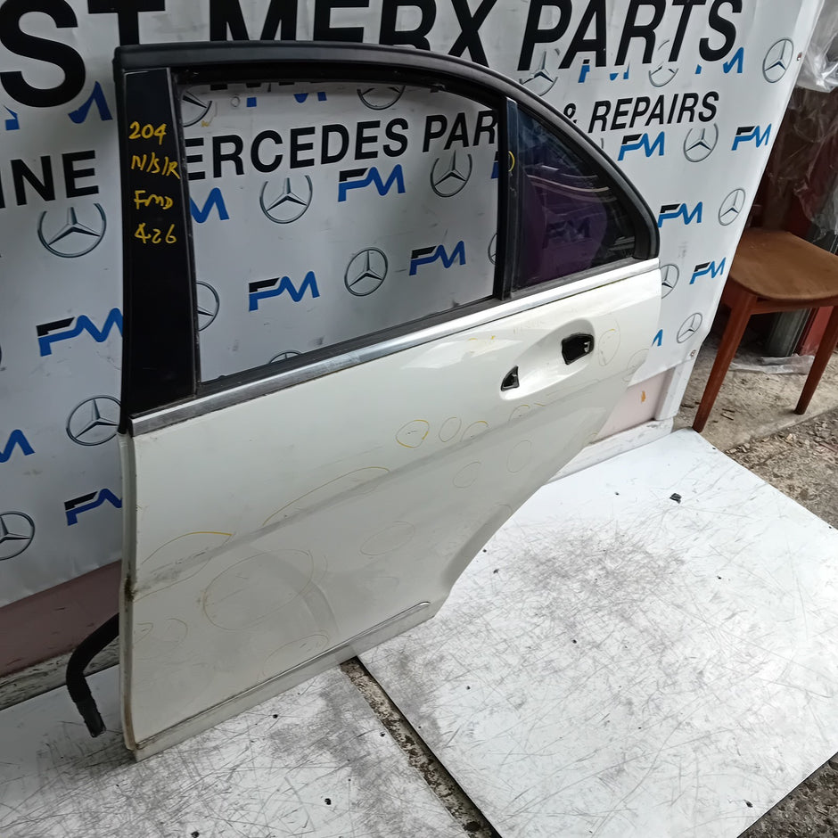 MERCEDES C-CLASS W204 SLN PASSENGER REAR DOOR NSR WHITE 2008-14 FMD426