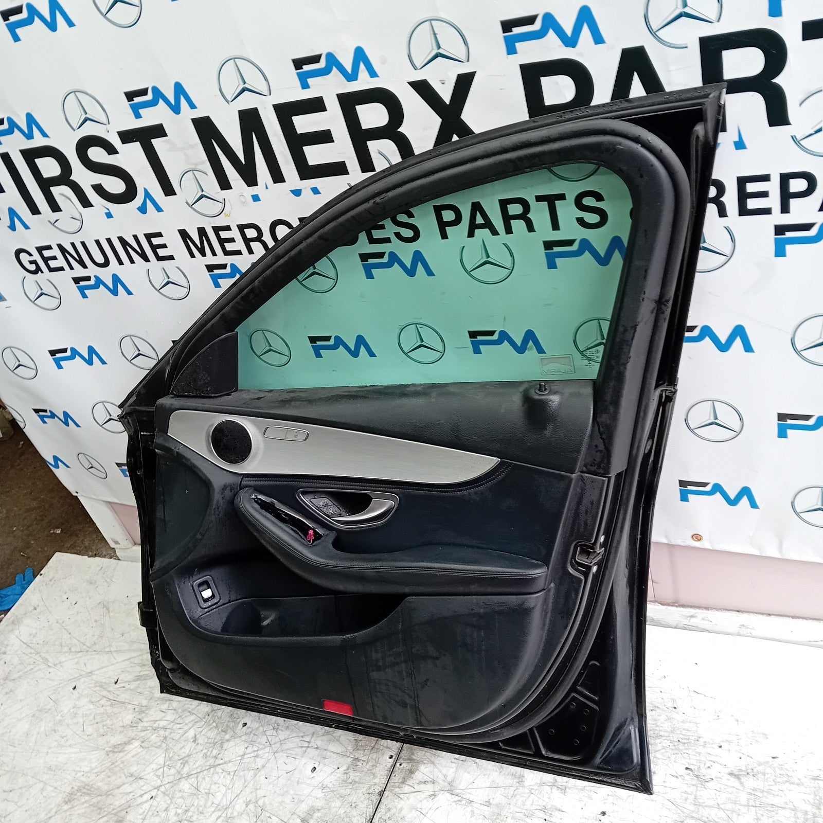 MERCEDES C-CLASS W205 SLN DRIVER FRONT DOOR OSF BLACK 2014 ON COMPLETE FMD242
