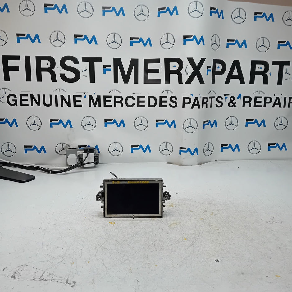 MERCEDES BENZ E-CLASS W212 SAT NAV DISPLAY SCREEN A2129000829 FM001209