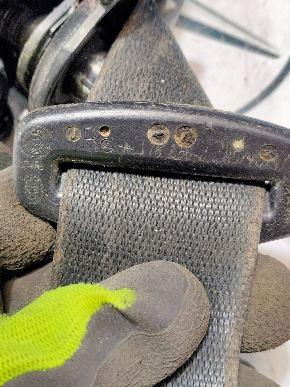 MERCEDES W117 FRONT SEAT BELT DRIVER RIGHT OFFSIDE OSF A1768602285 2016-2019