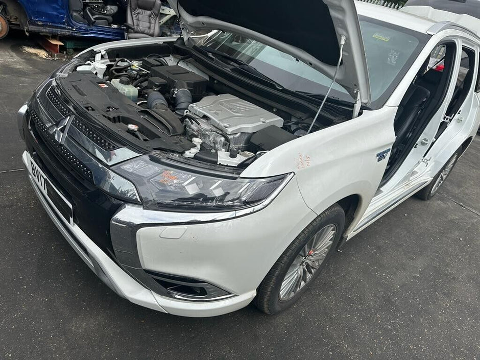 MITSUBISHI OUTLANDER 2017/FRONT BUMPER , BONNET AND WINGS