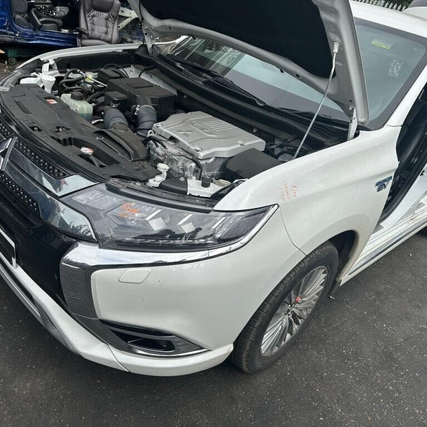 MITSUBISHI OUTLANDER 2017/FRONT BUMPER , BONNET AND WINGS