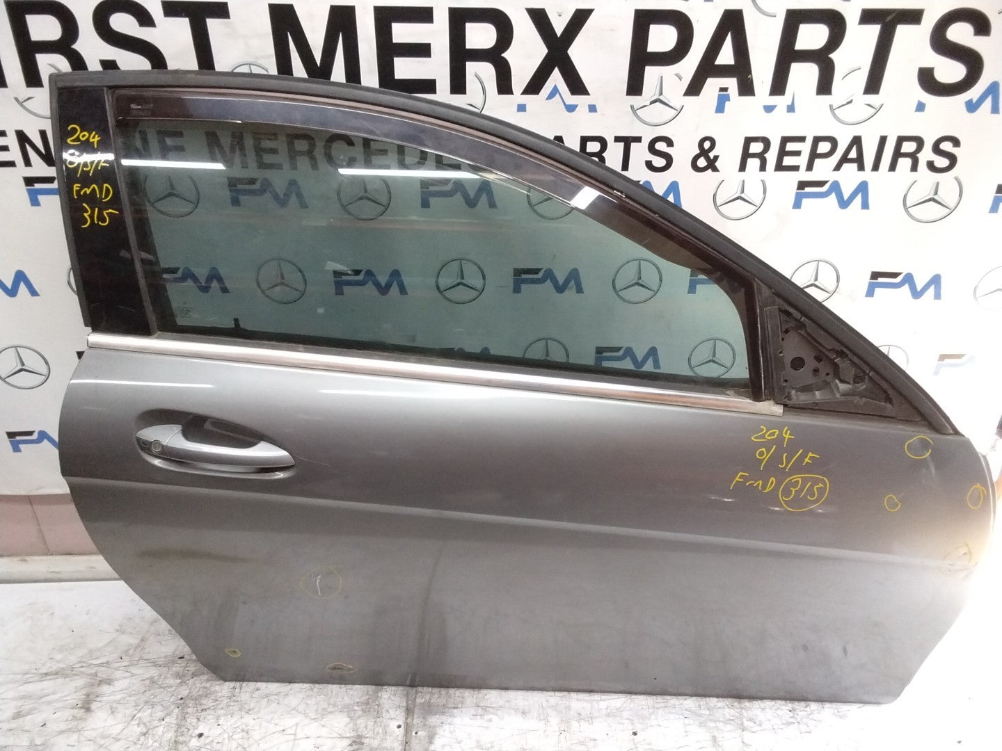 MERCEDES BENZ C-CLASS W204 DRIVER FRONT DOOR OSF GREY 2007-2014 COMPLETE FMD315