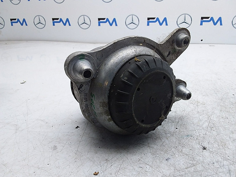 MERCEDES BENZ  C-CLASS W205  ENGINE MOUNT RIGHT OS A2052406717 FMR321