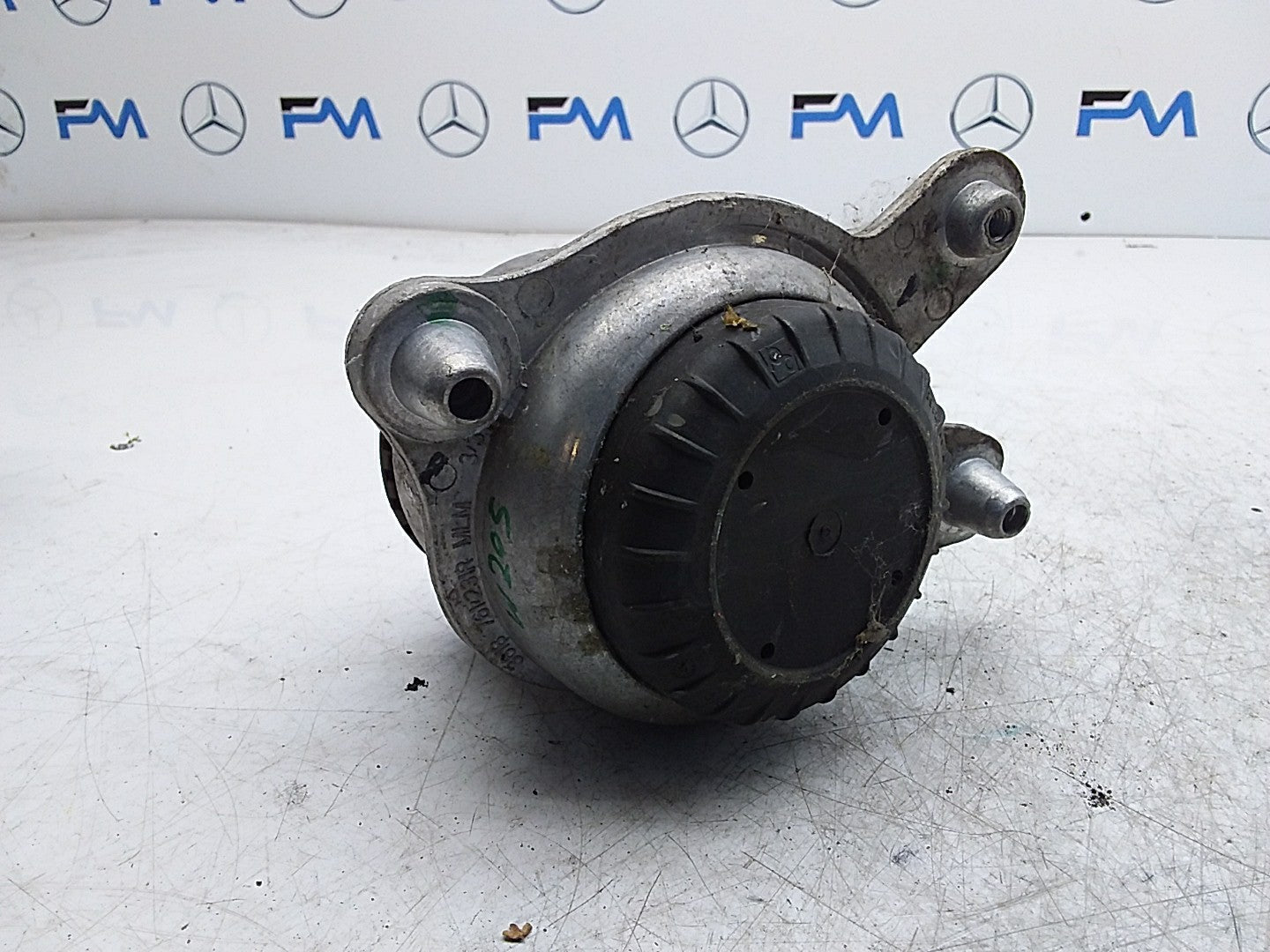 MERCEDES BENZ  C-CLASS W205  ENGINE MOUNT RIGHT OS A2052406717 FMR321