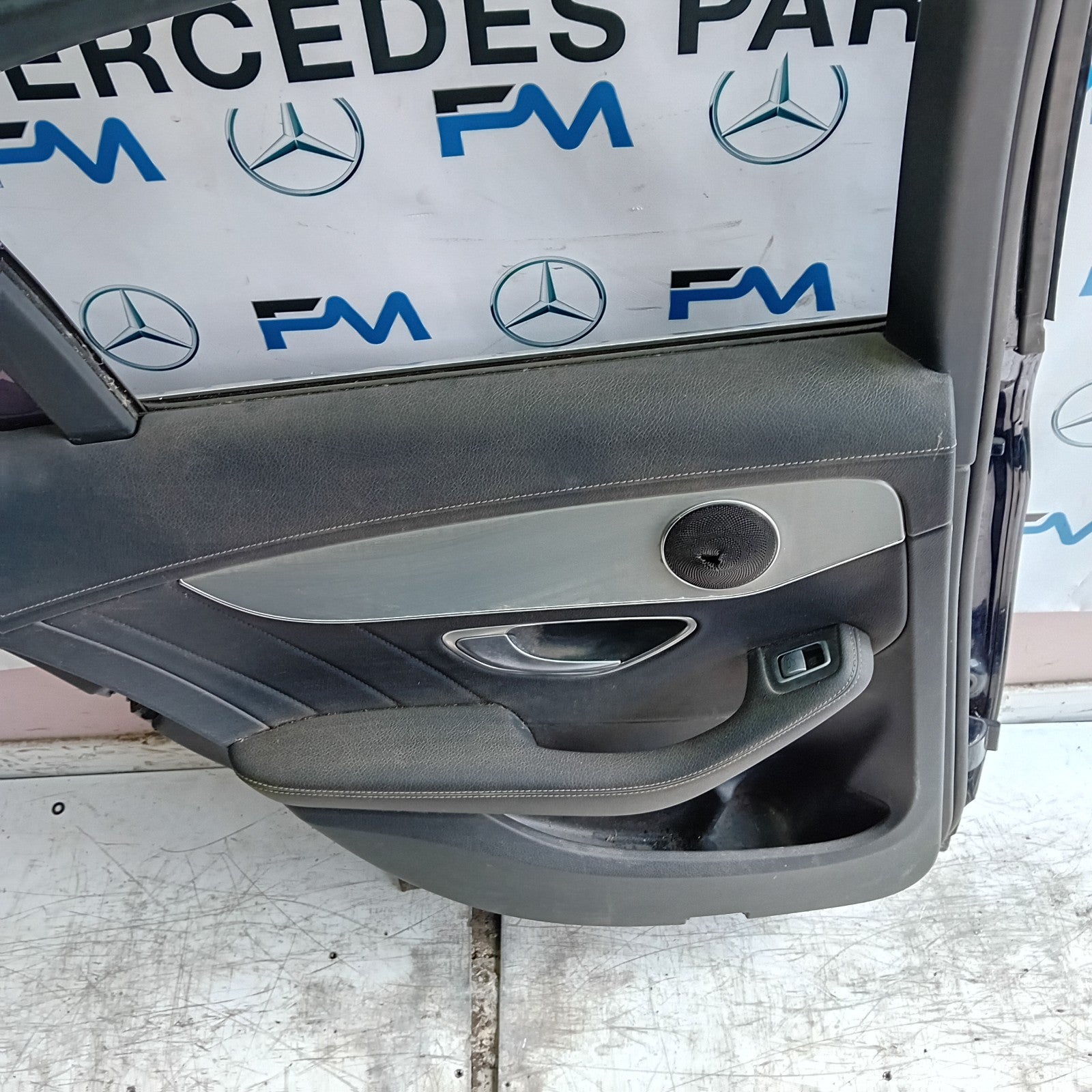 MERCEDES C-CLASS W205 SLN PASSENGER REAR DOOR NSR BLUE 2014 ON COMPLETE FMD375