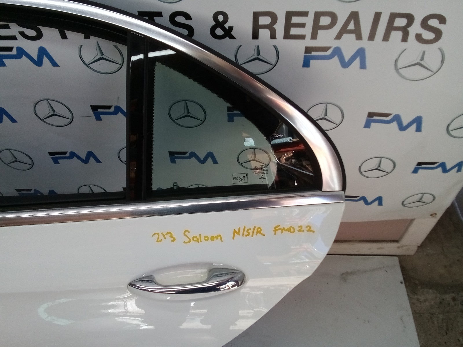 MERCEDES E CLASS W213 SALOON PASSENGER REAR DOOR (NEAR SIDE REAR) WHITE FMD22