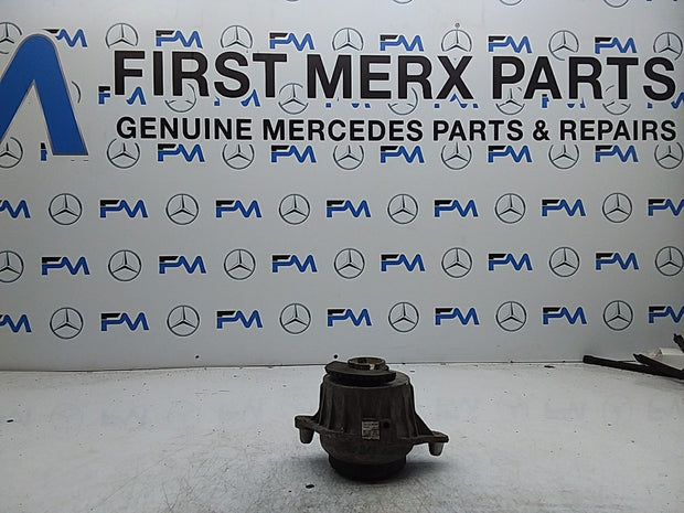MERCEDES BENZ  E-CLASS  W213  ENGINE MOUNT LEFT NS A2132400500 FMR355