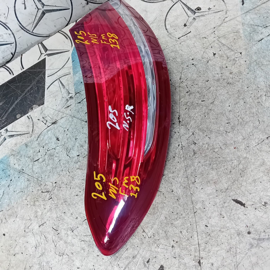 MERCEDES BENZ C-CLASS W205 COUPE PASSENGER SIDE ( N.S ) L.E.D TAIL LIGHT
