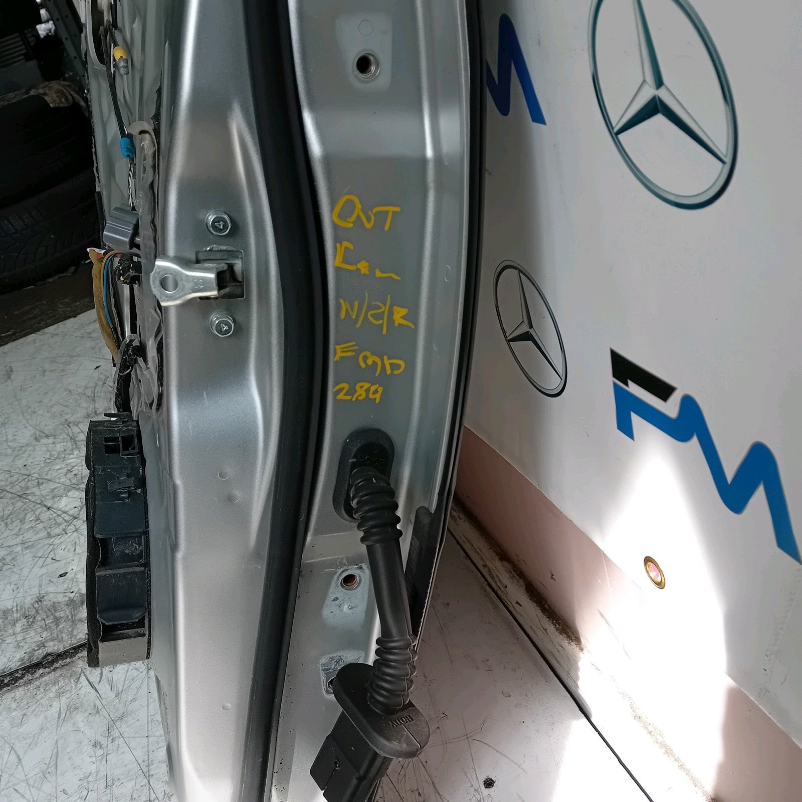 MITSUBISHI OUTLANDER MK3 PASSENGER SIDE REAR DOOR NSR SILVER FMD289 