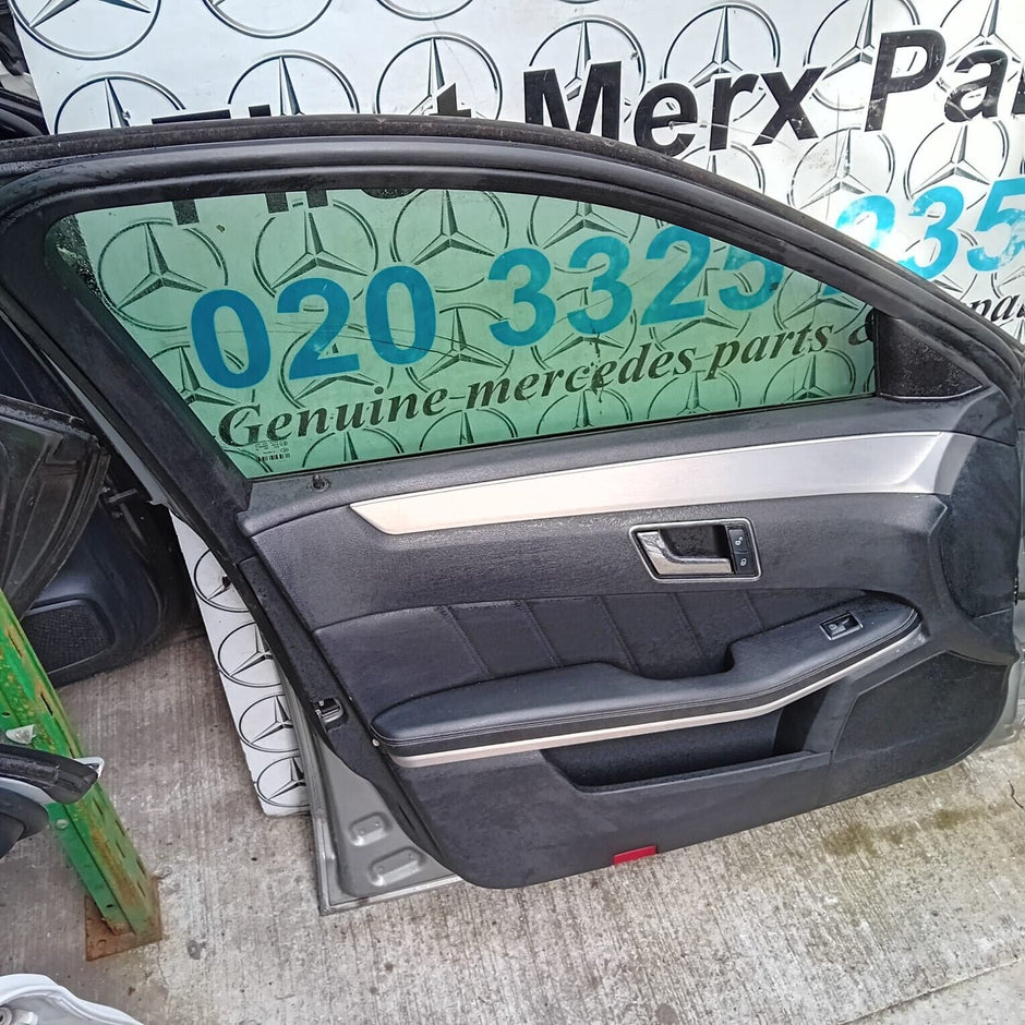 MERCEDES BENZ E-CLASS  W212  PASSENGER SIDE FRONT DOOR ( NEAR SIDE FRONT )