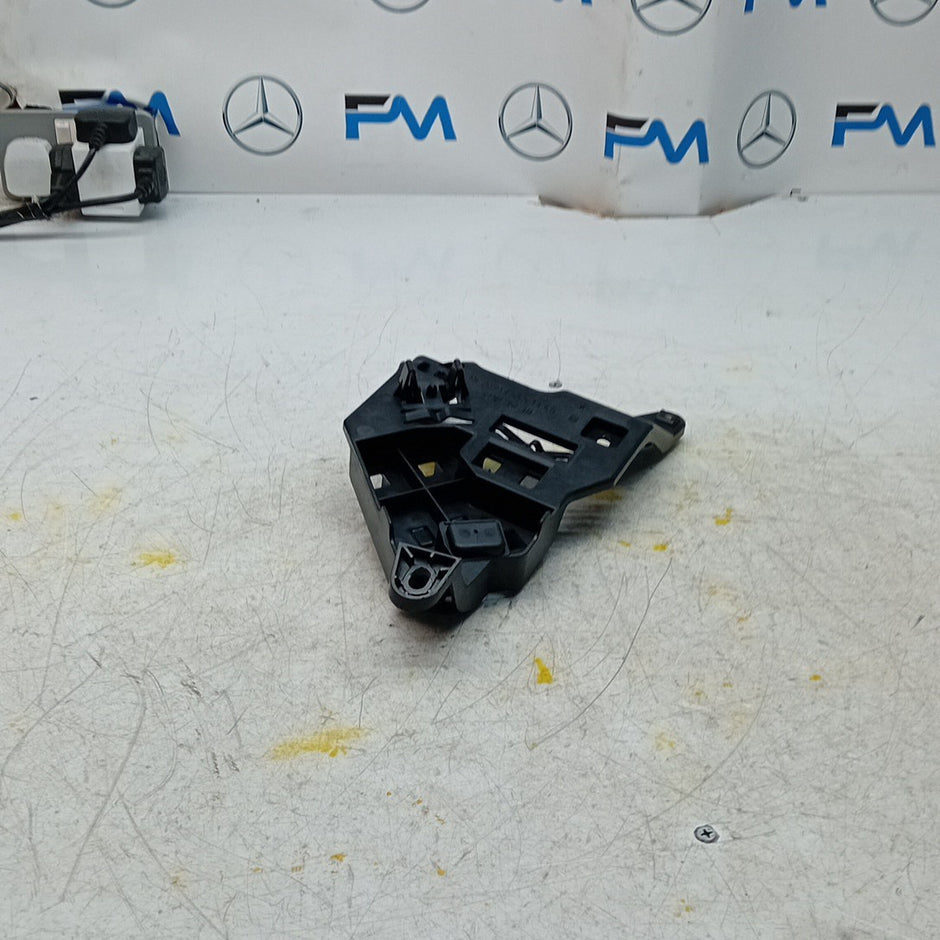 MERCEDES E-CLASS TAILGATE CONTROL MODULE BRACKET W213 A2135451340 2016 FM001320