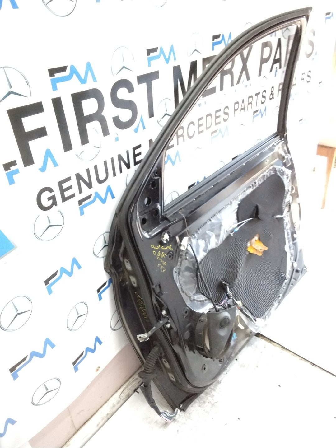 MITSUBISHI OUTLANDER DRIVER FRONT DOOR OSF BLACK  FMD583