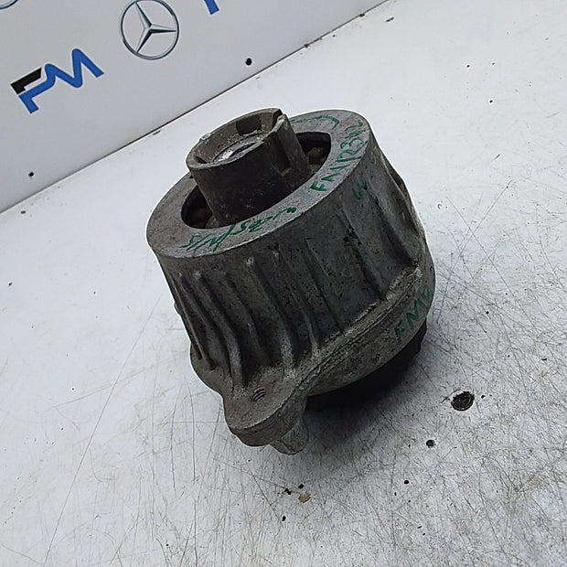 MERCEDES BENZ  C-CLASS  W205  ENGINE MOUNT LEFT NS A2052406817 FMR342
