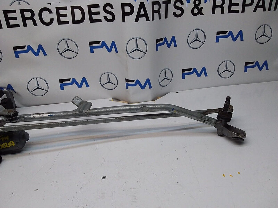 14-21 MERCEDES C CLASS WINDSCREEN WIPER MOTOR & LINKAGE FRONT A2058208202FM00207