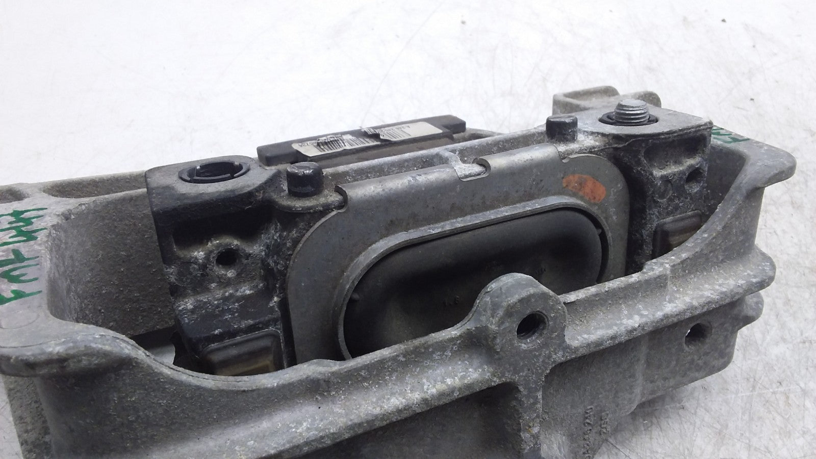 MERCEDES BENZ B-CLS W246 ENGINE MOUNT RIGHT SIDE A2462402517 FMR447