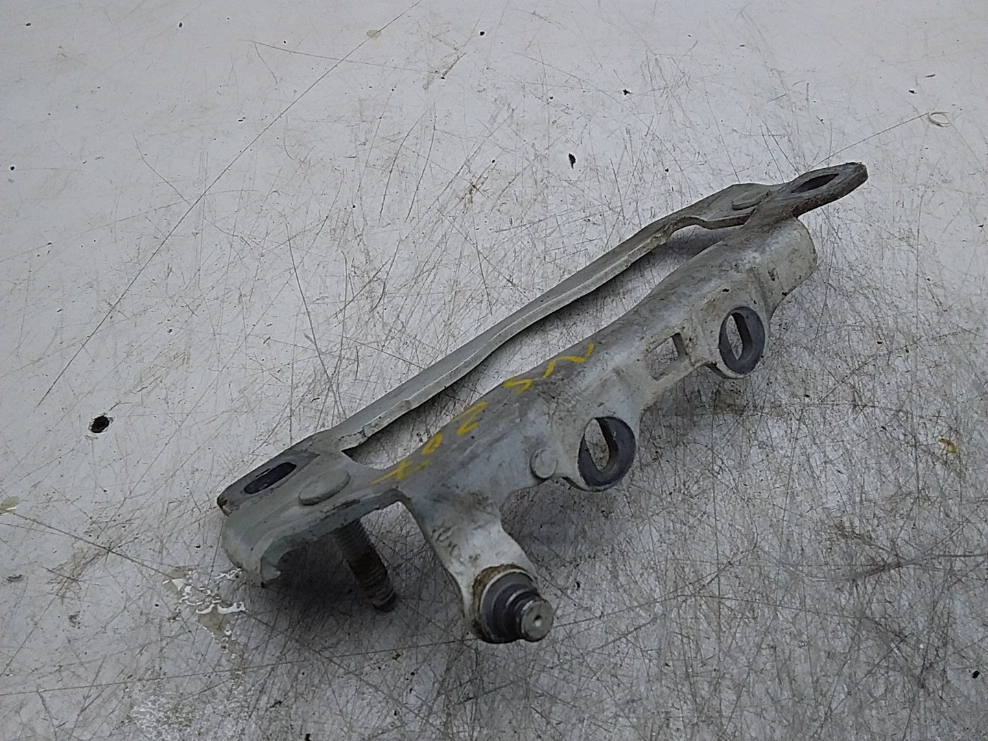 MERCEDES E-CLS W207 FRONT LEFT BONNET HINGE FMR252