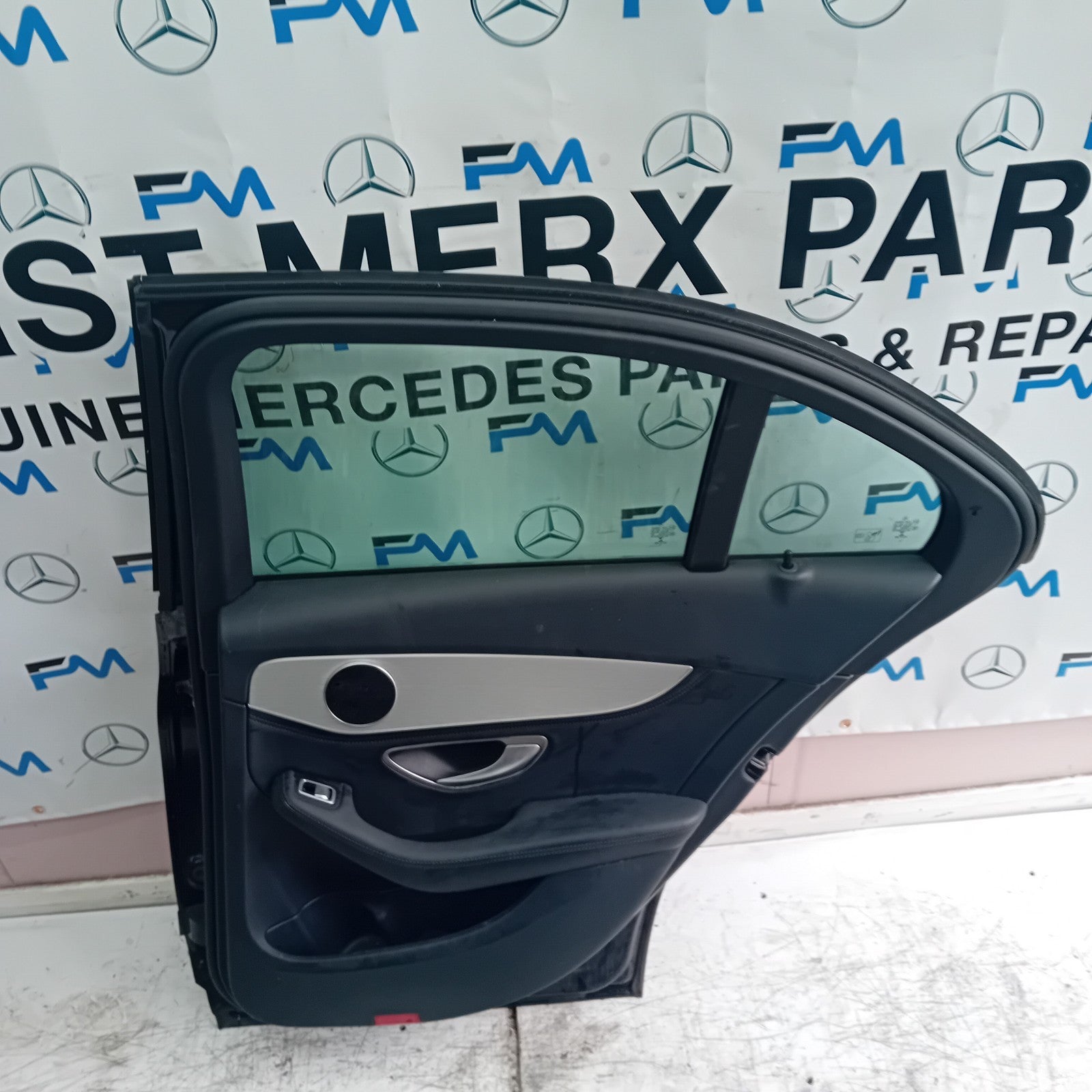 MERCEDES BENZ C-CLASS W205 DRIVER SIDE REAR DOOR O/S/R BLACK  COMPLETE FMD147