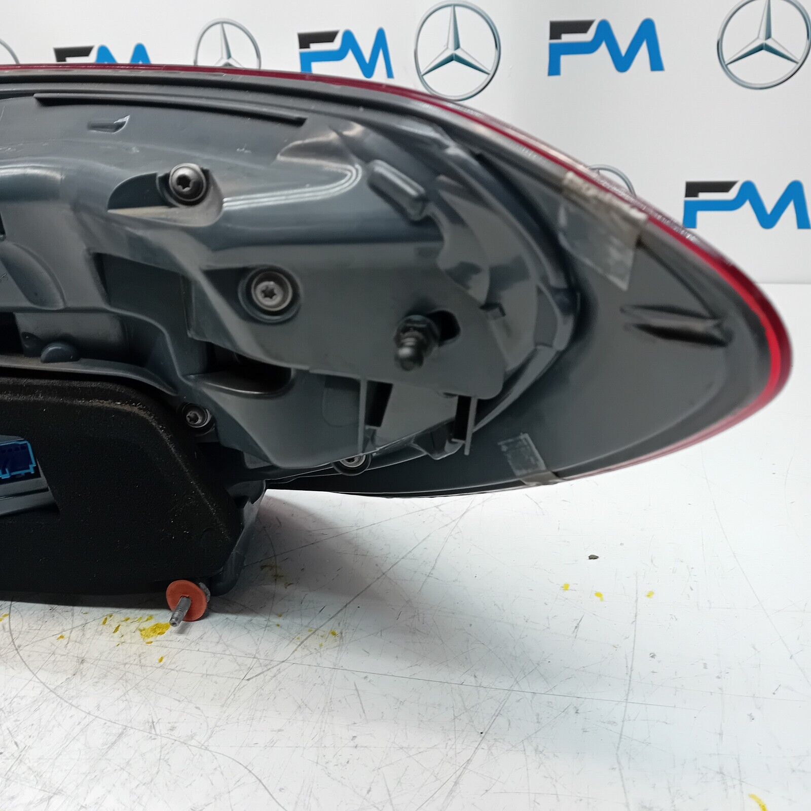 MERCEDES E-CLASS W213 2017 REAR PASSENGER N/S TAIL LIGHT A2139067700 FMT47