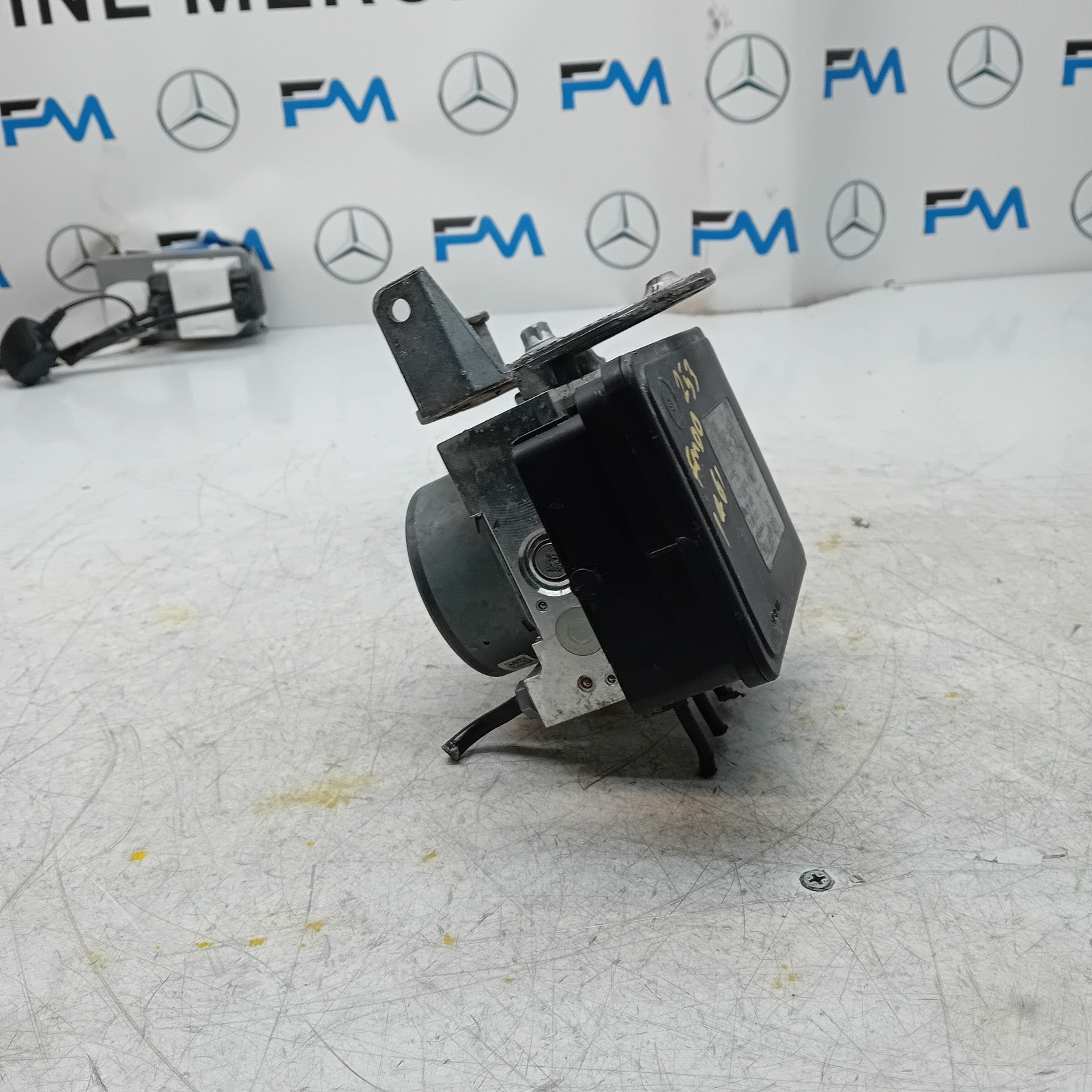 MERCEDES BENZ GLC W253 ABS PUMP CONTROL MODULE UNIT A2539011400 FM001461