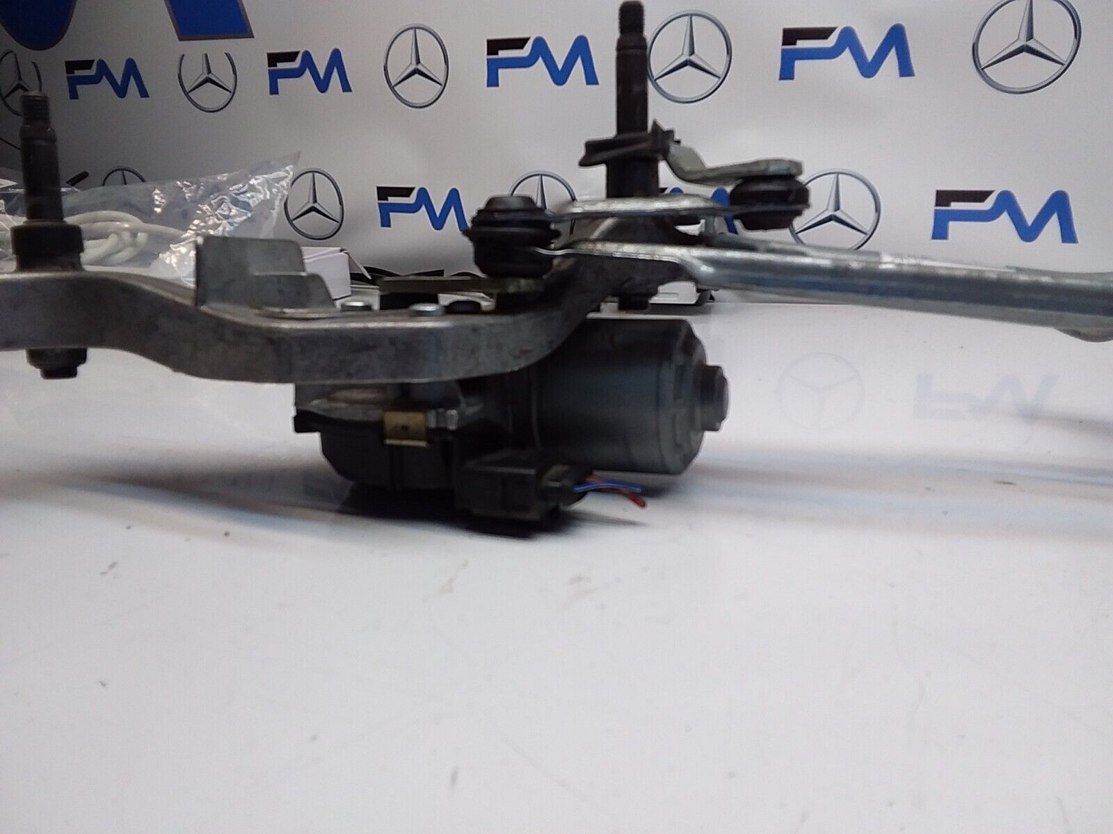 MERCEDES E-CLASS 2018 W213 A2138207402 FRONT WIPER MOTOR  FM00187