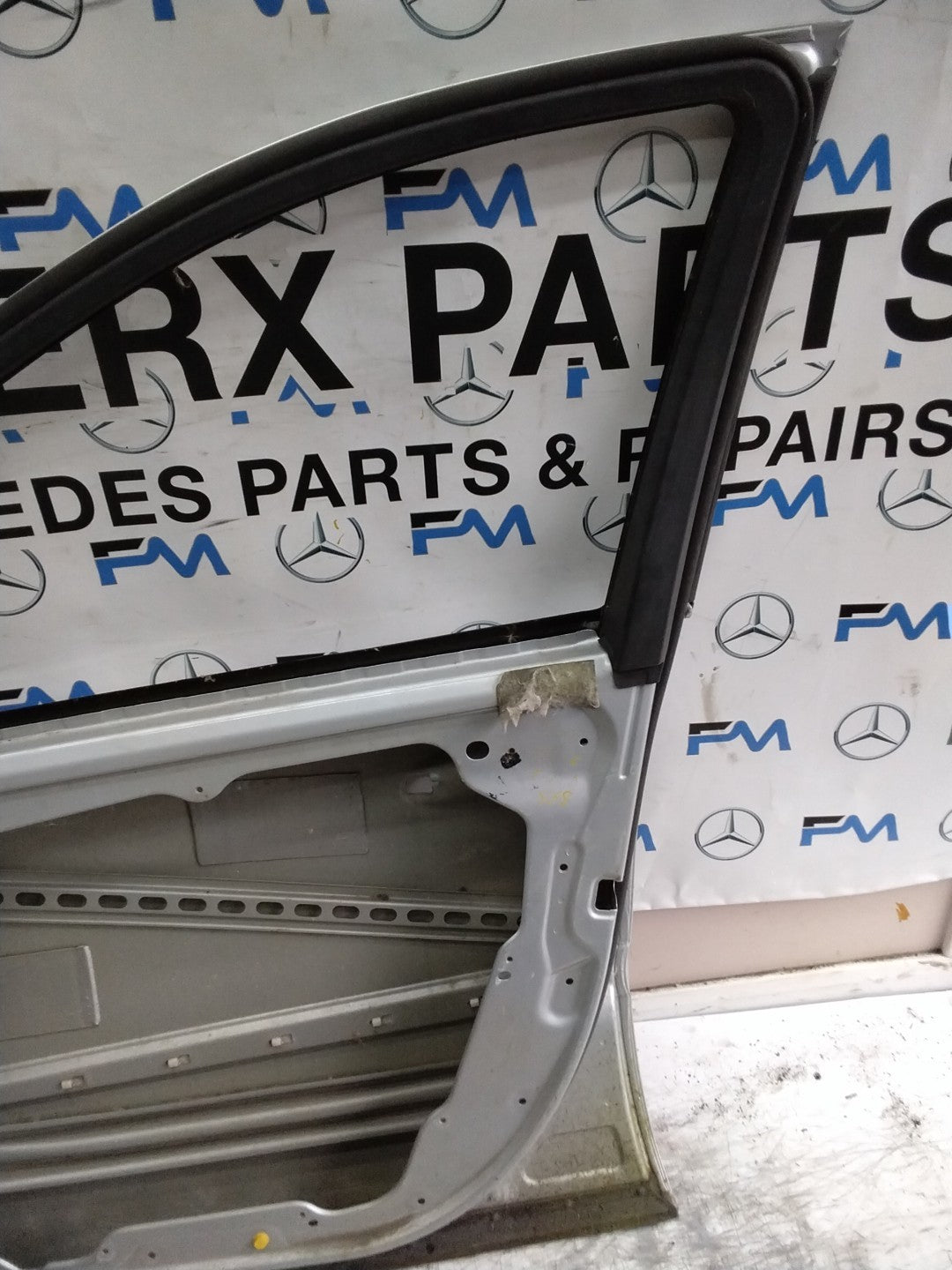 MERCEDES M-CLASS W164 DRIVER FRONT DOOR OSF SILVER 2005-2011  FMD568