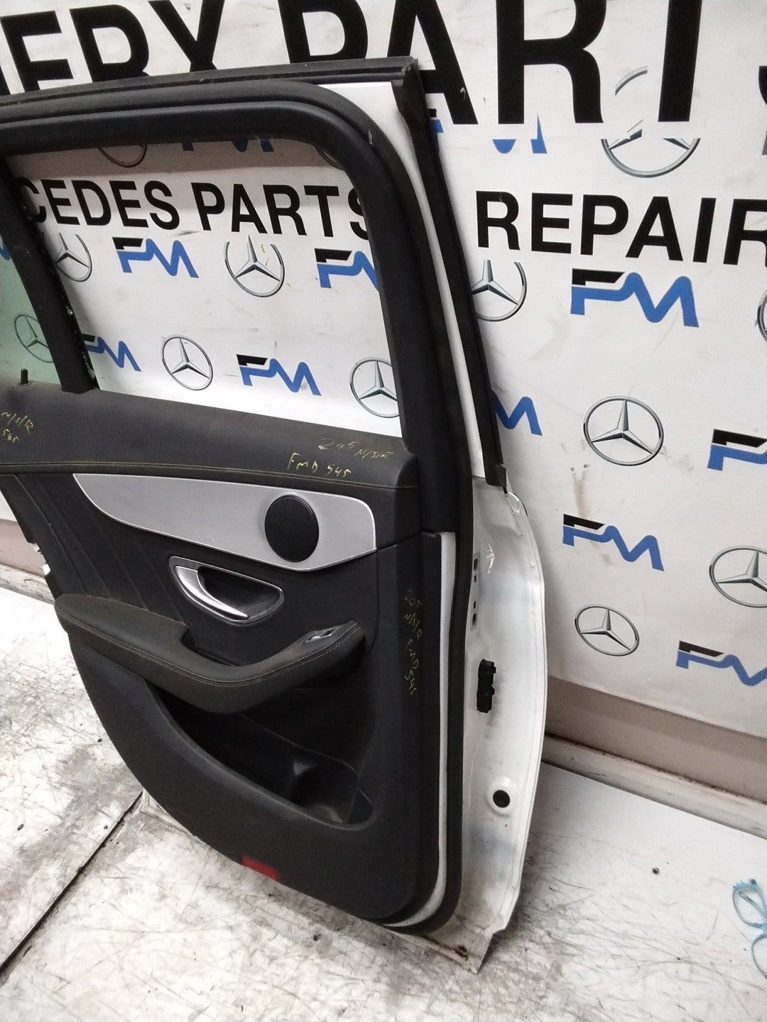 MERCEDES C-CLASS W205 EST PASSENGER REAR DOOR NSR WHITE 2014-21 COMPLETE FMD545