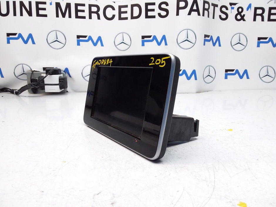MERCEDES C-CLASS W205 2016 SAT NAV MULTIMEDIA SCREEN A2059004113 FM00684
