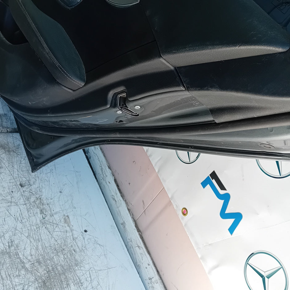MERCEDES C-CLASS W205 SLN DRIVER REAR DOOR OSR GREY 2014 COMPLETE FMD463