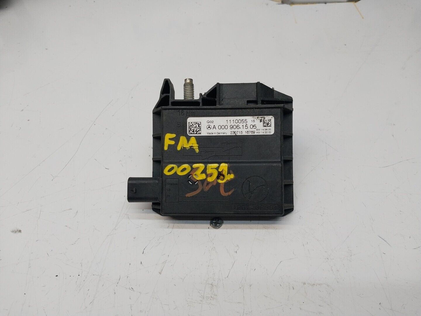 Mercedes W213 W205 W218 W238 W253 Negative Battery Tray Clamp A0009061505FM00251