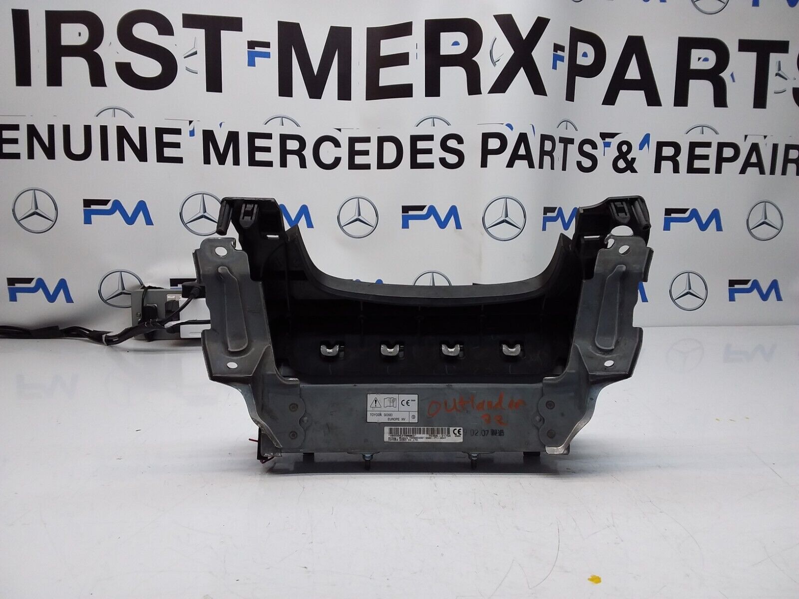 MITSUBISHI OUTLANDER MK3 KNEE AIR SRS BAG RIGHT DRIVER SIDE 7030A-31754 FM00309