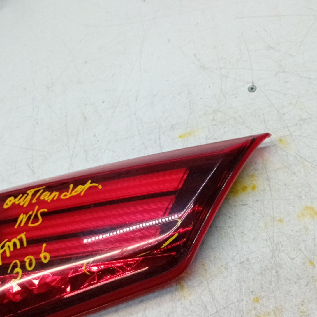 MITSUBISHI OUTLANDER MK3 PASSENGER SIDE LEFT REAR INNER TAIL LIGHT 2013 FMT306