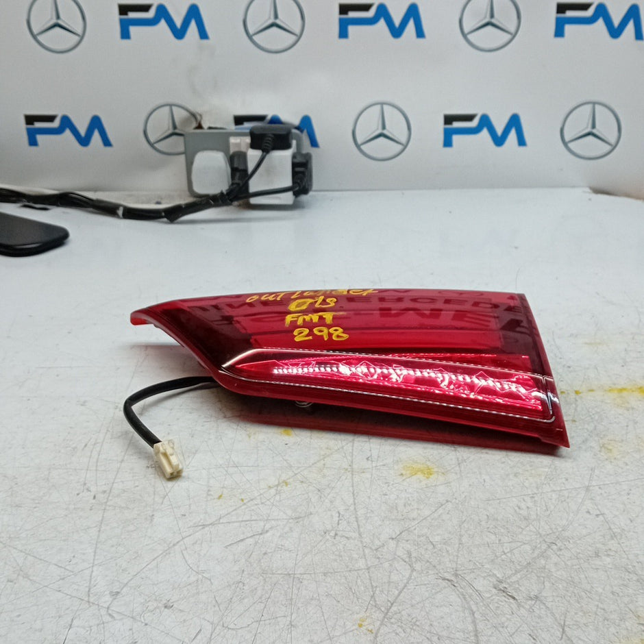 MITSUBISHI OUTLANDER MK3 DRIVER SIDE RIGHT REAR INNER TAIL LIGHT 2013 FMT298