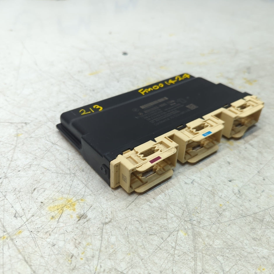 MERCEDES E CLASS W213 FRONT RIGHT SEAT CONTROL MODULE A2139002713 FM001424