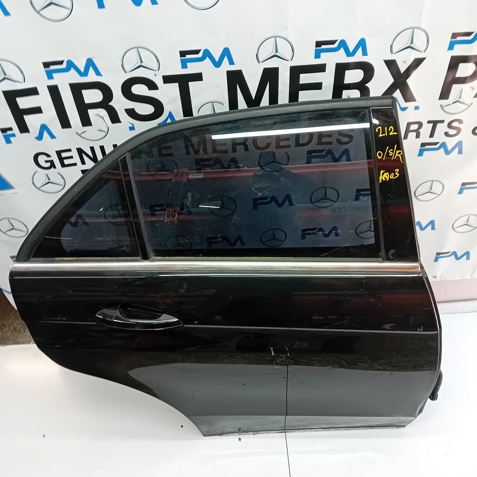 MERCEDES BENZ E-CLASS  W212 DRIVER SIDE REAR DOOR ( OFF SIDE REAR ) FM03