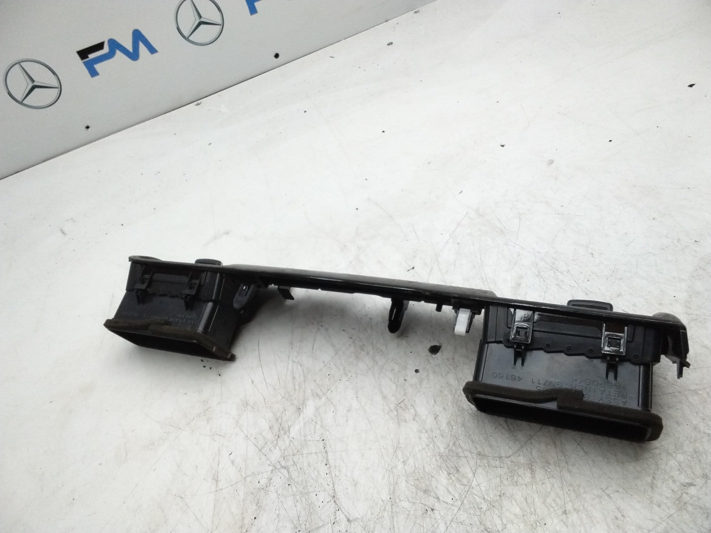 MITSUBISHI OUTLANDER PASSENGER SIDE DASH AIR VENT 8055A056YA FMR48