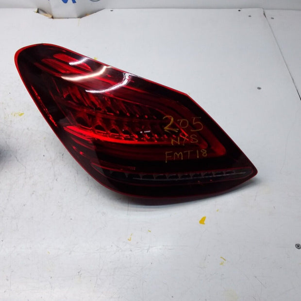 MERCEDES  C CLASS W205 REAR PASSENGER SIDE LED LIGHT A2059067103 FMT18 2015