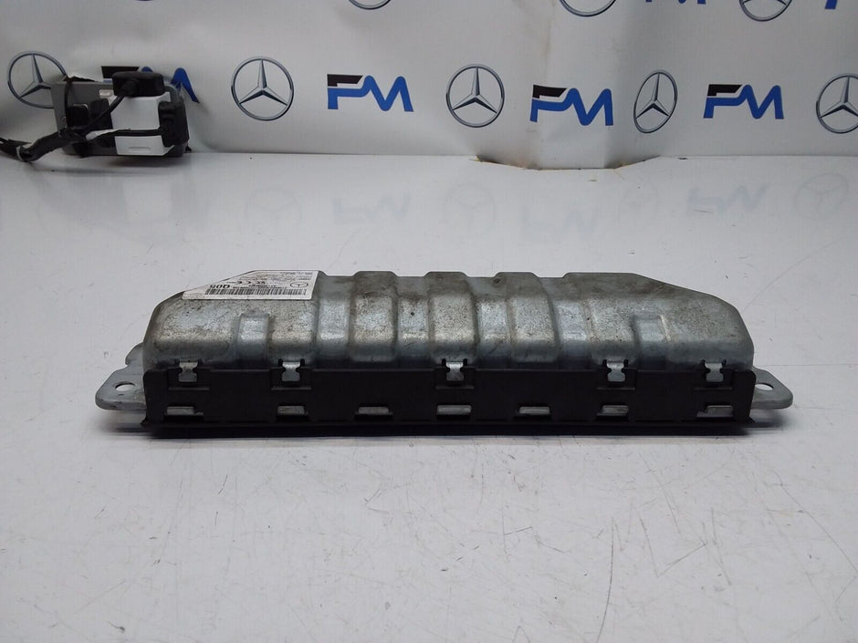 2017 MERCEDES BENZ A-CLASS W213 DRIVER SIDE KNEE AIRBAG A2138600302 FM00329