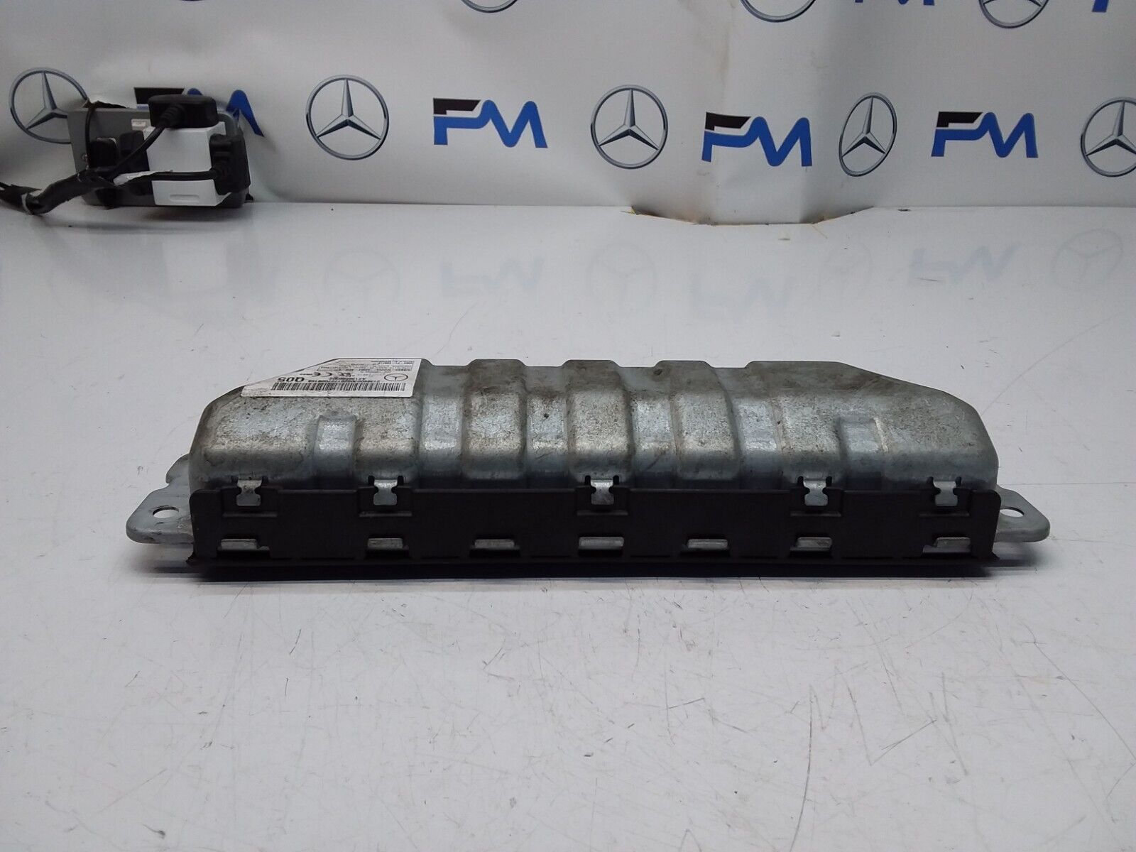 2017 MERCEDES BENZ A-CLASS W213 DRIVER SIDE KNEE AIRBAG A2138600302 FM00329