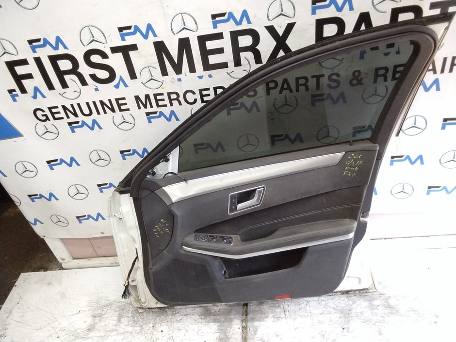 MERCEDES BENZ   E-CLASS W212  DRIVER FRONT DOOR OSF WHITE 2009-16  FMD585