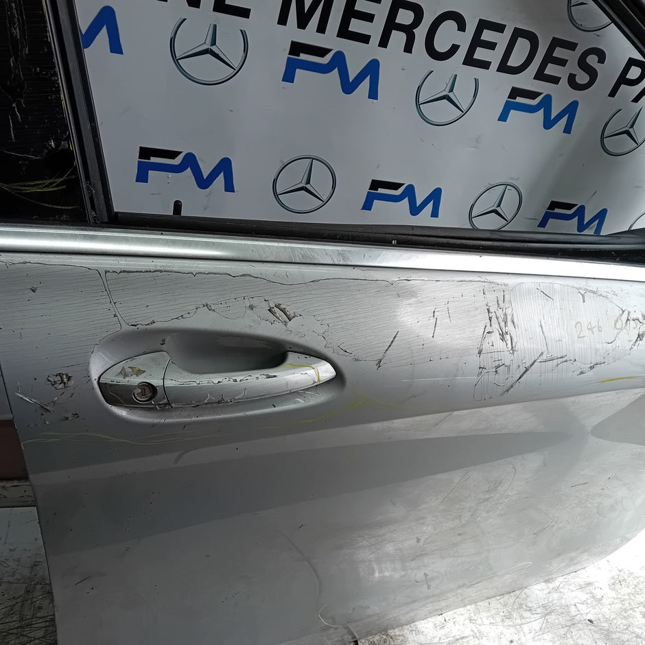 MERCEDES B-CLASS W246 DRIVER FRONT DOOR OSF SILVER  2012-19 COMPLETE FMD259