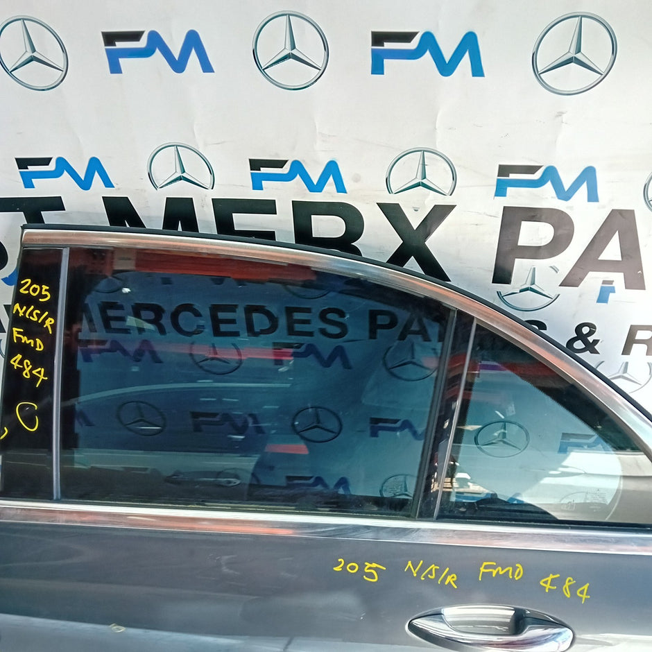 MERCEDES C-CLASS W205 PASSENGER REAR DOOR NSR GREY 2016 COMPLETE FMD484