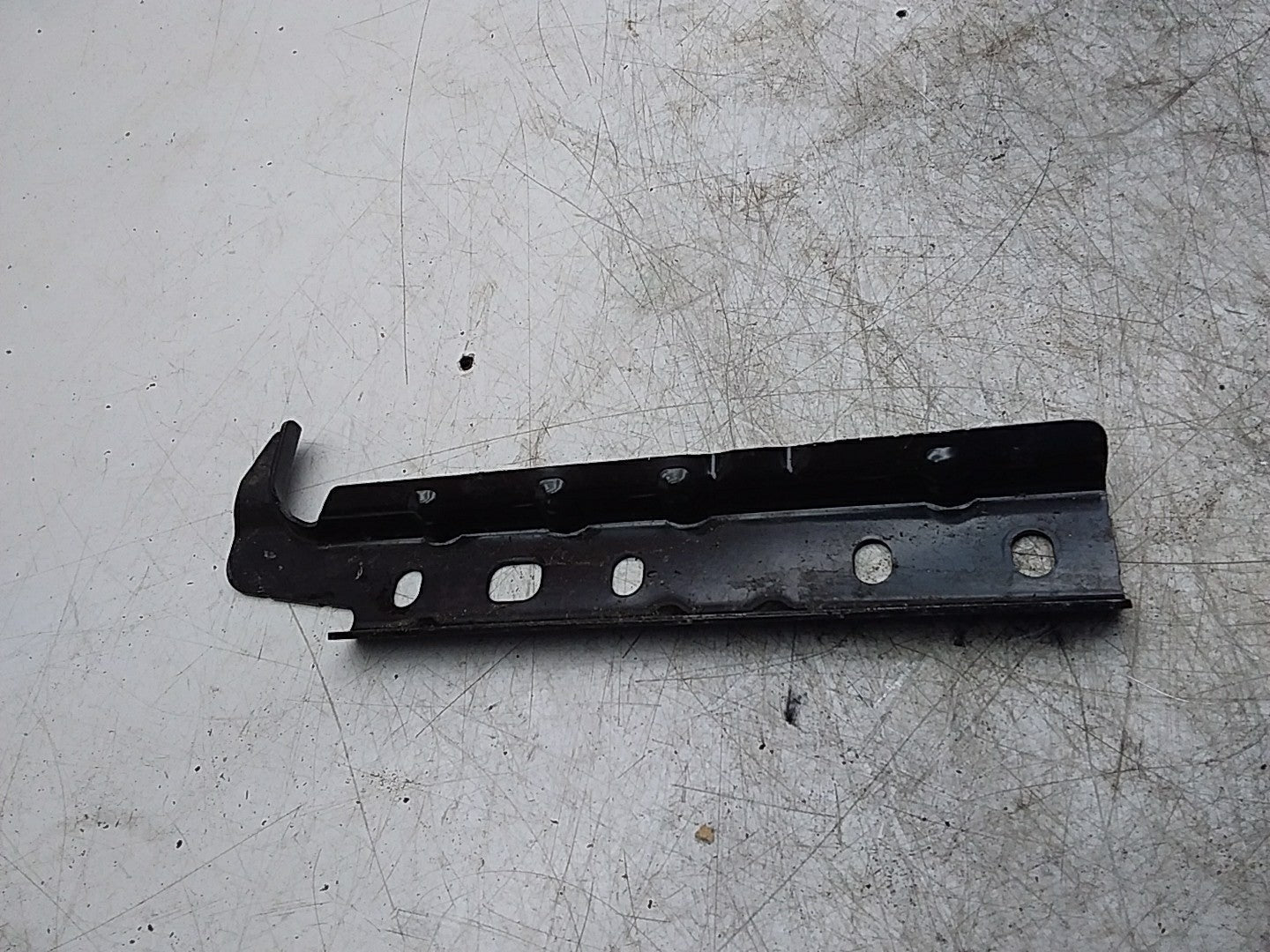 MERCEDES BENZ C-CLASS W206 BATTERY HOLDER  A2066189700 FMR209