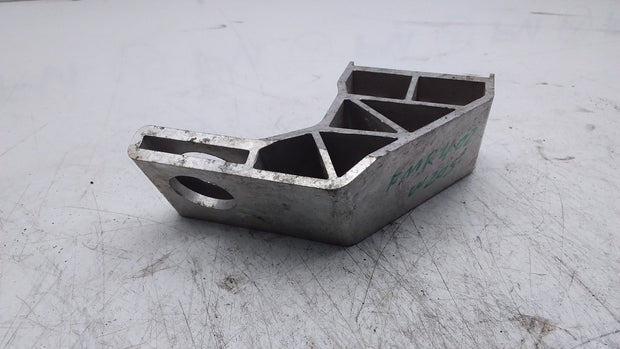 MERCEDES BENZ  C-CLASS  RADIATOR MOUNT BRACKET LEFT SIDE A2055014920 FMR402