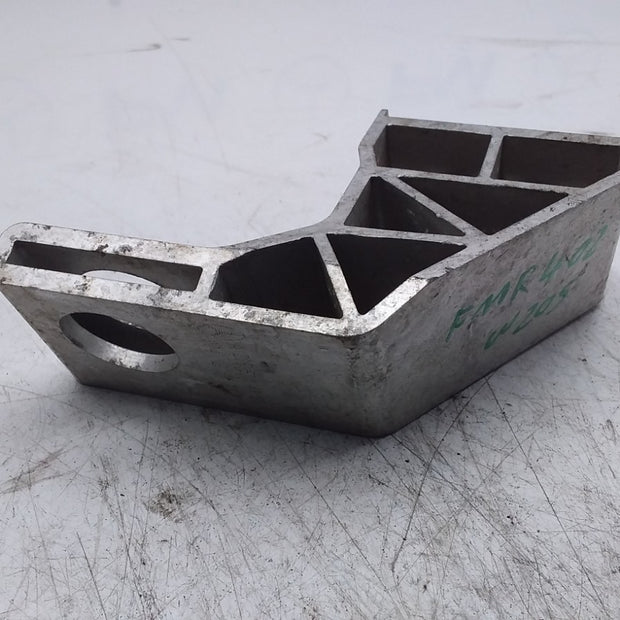 MERCEDES BENZ  C-CLASS  RADIATOR MOUNT BRACKET LEFT SIDE A2055014920 FMR402