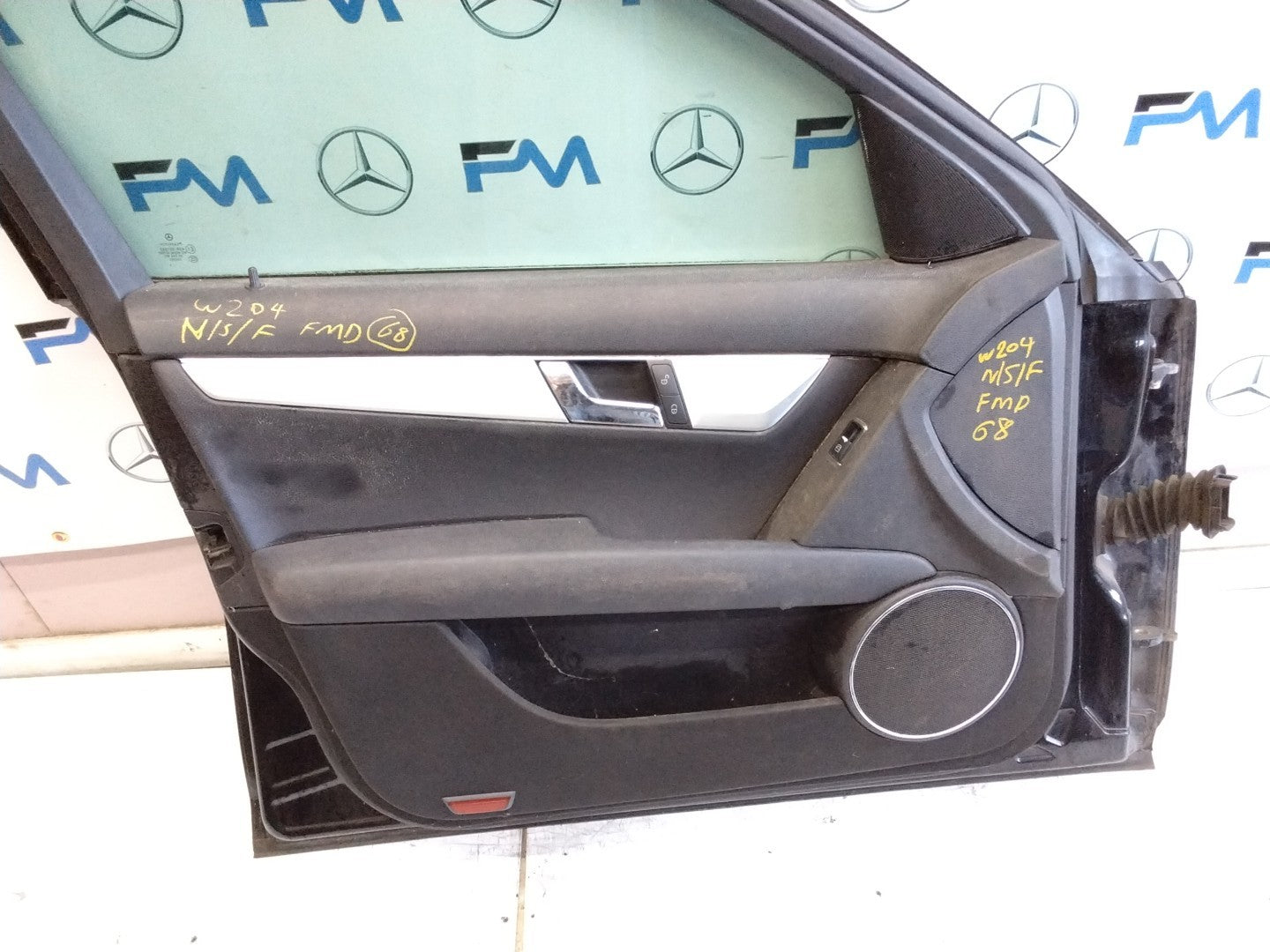 MERCEDES BENZ C-CLASS W204 PASSENGER SIDE FRONT DOOR N/S/F COMPLETE BLACK FMD68