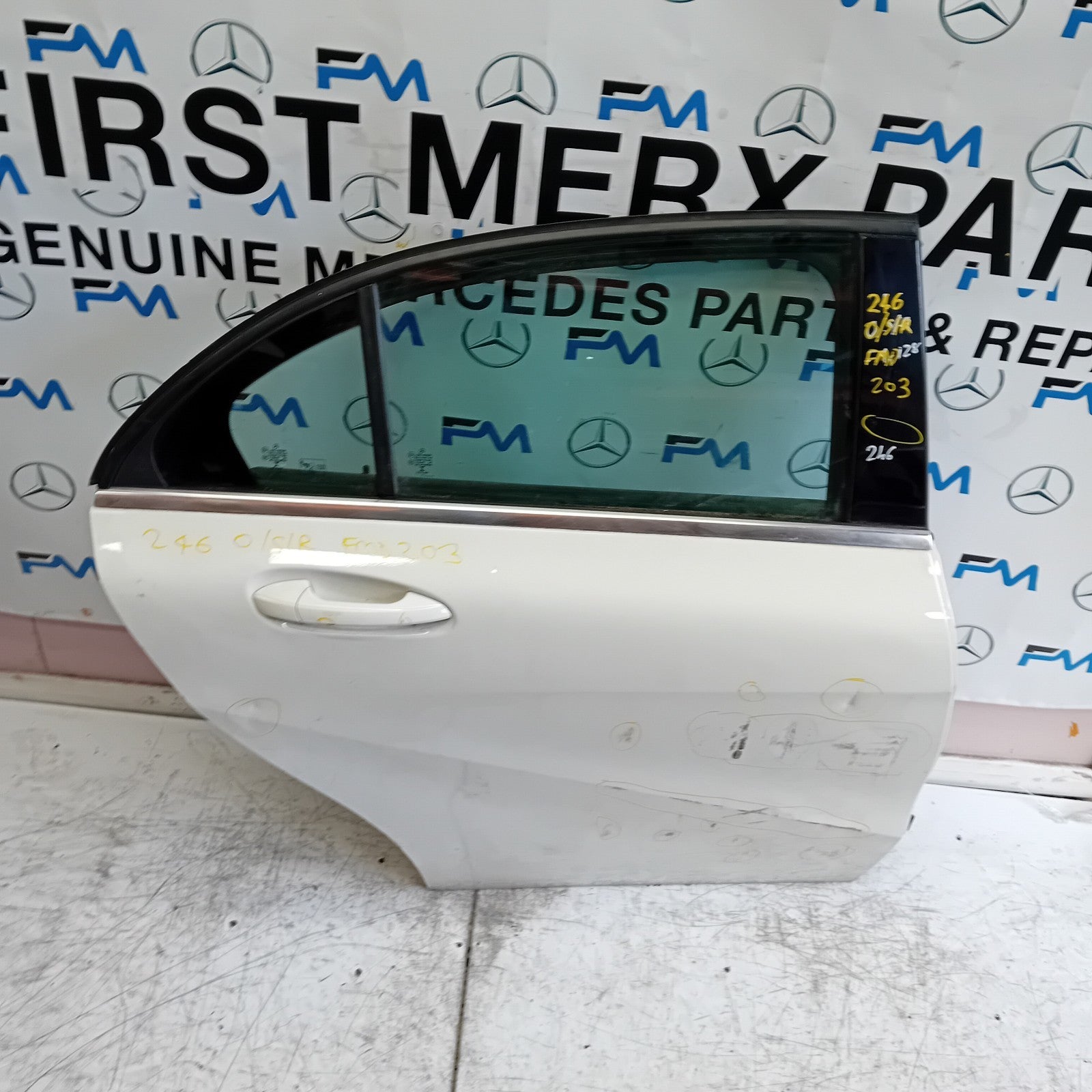 MERCEDES BENZ B-CLASS W246 DRIVER REAR DOOR OSR WHITE 2012-19  COMPLETE FMD203